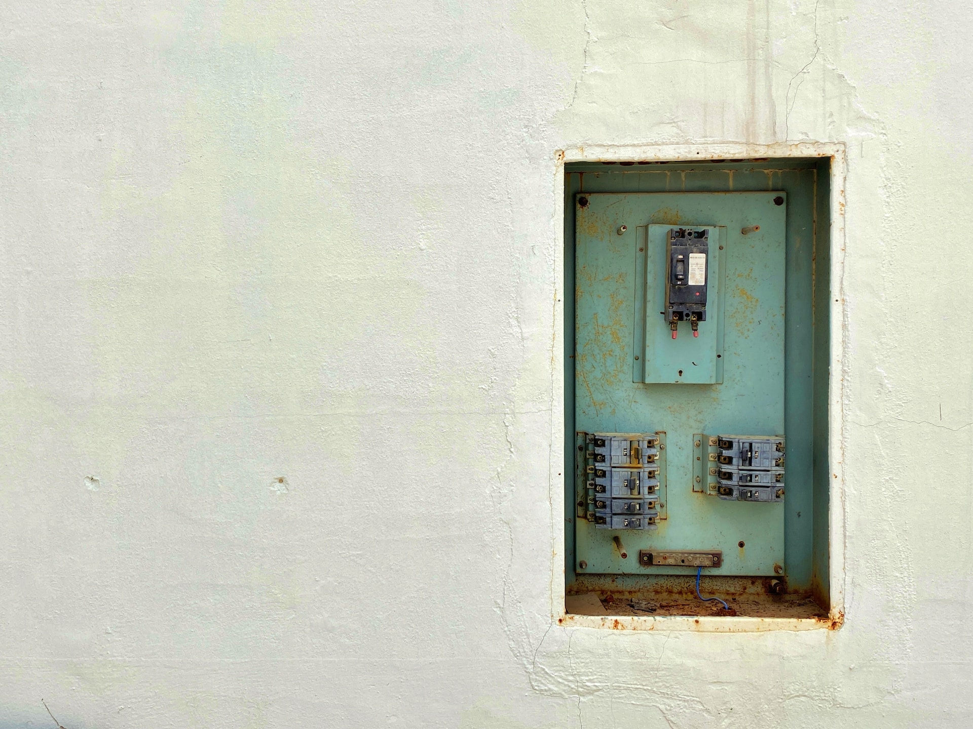 Home Safety Solutions: Upgrading Your Electrical Switchboard in Glenfield Park and Wagga Wagga