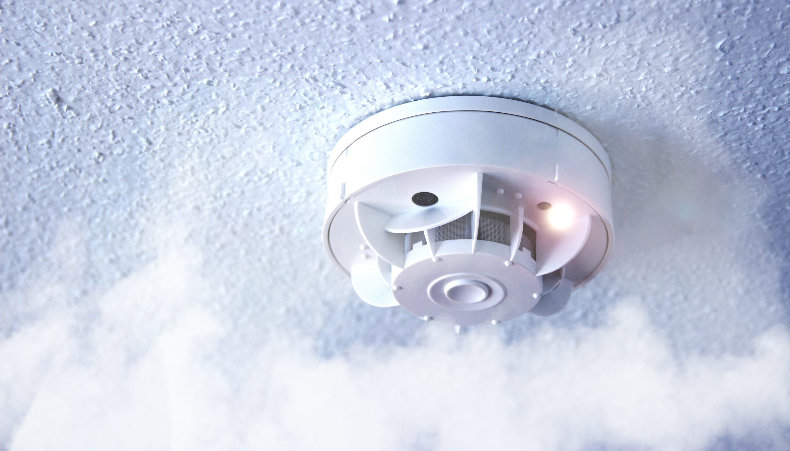 A Comprehensive Guide to Smoke Alarm Installation and Maintenance for a Safer Home