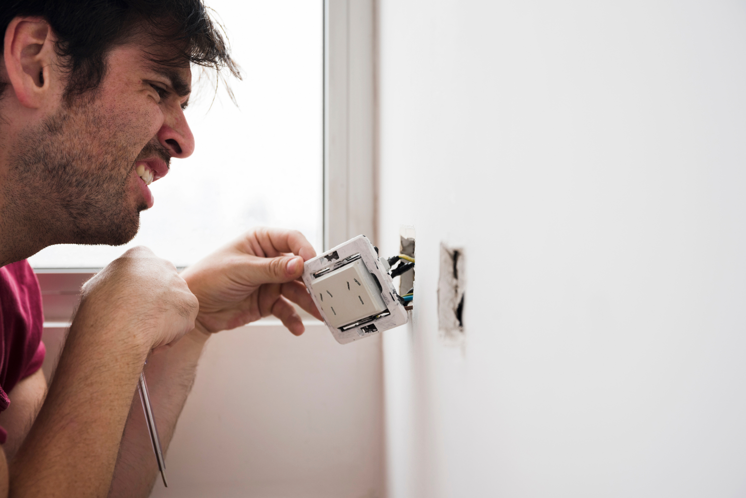 How to Handle Common Electrical Issues in Glenfield Park Homes